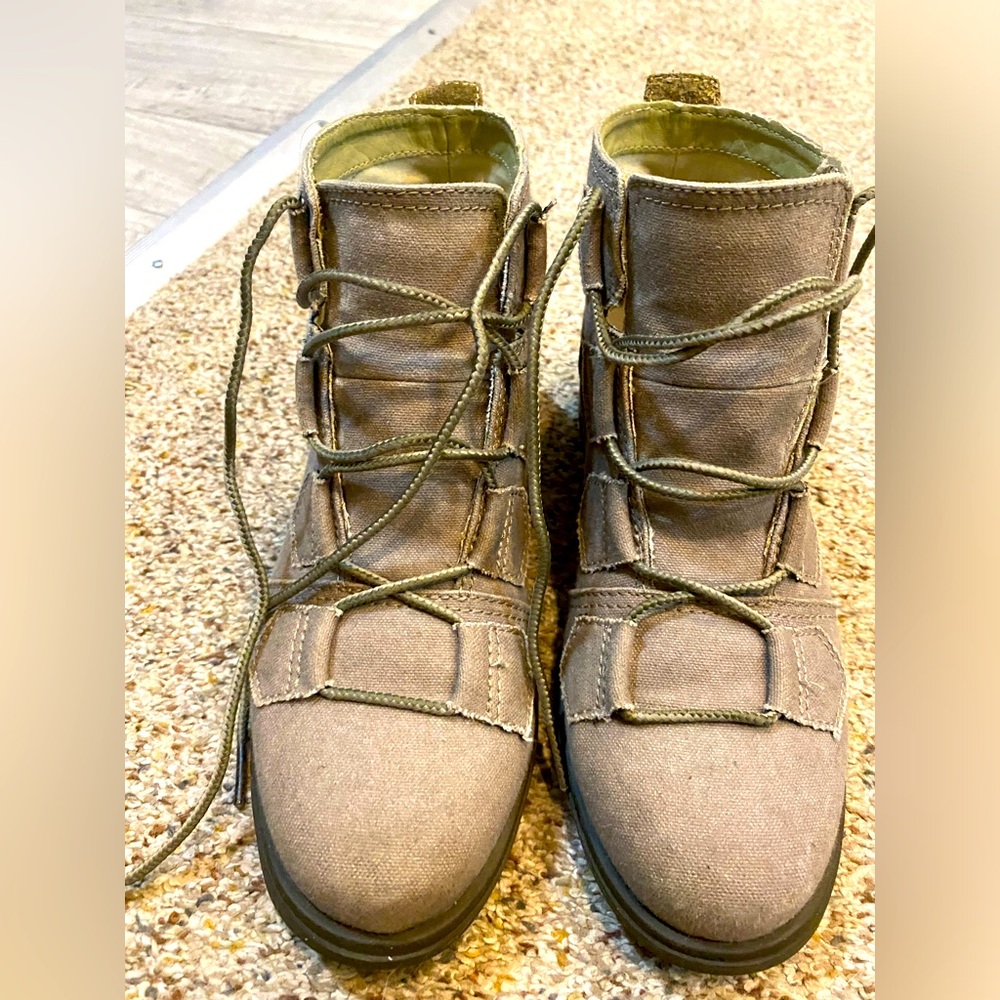 SORELS Size 7